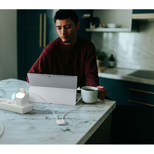 Xoopar Ice-Tag Smart Tracker and 60W Charging Cable